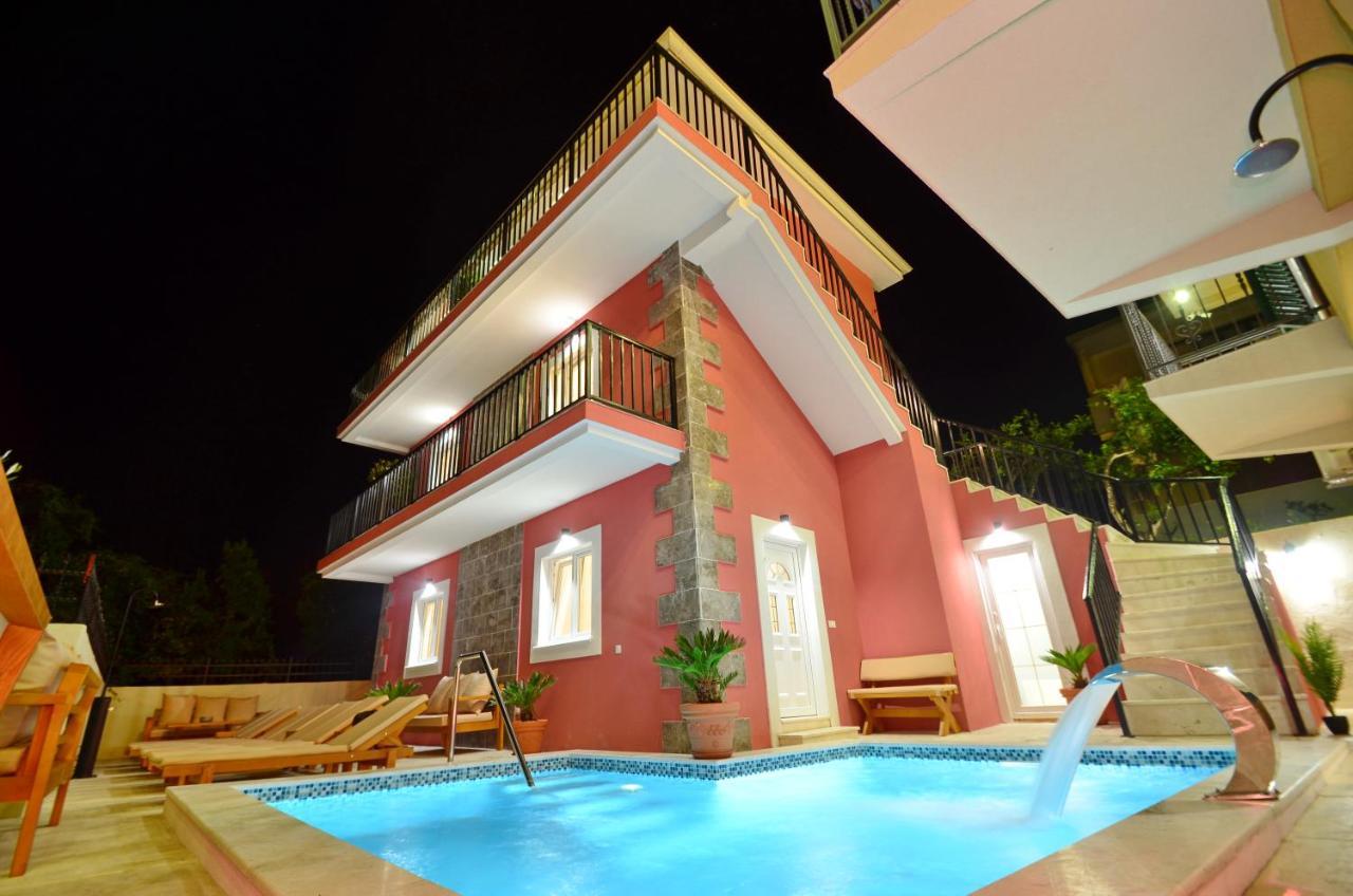 Apartments Lux S Tivat Exterior photo