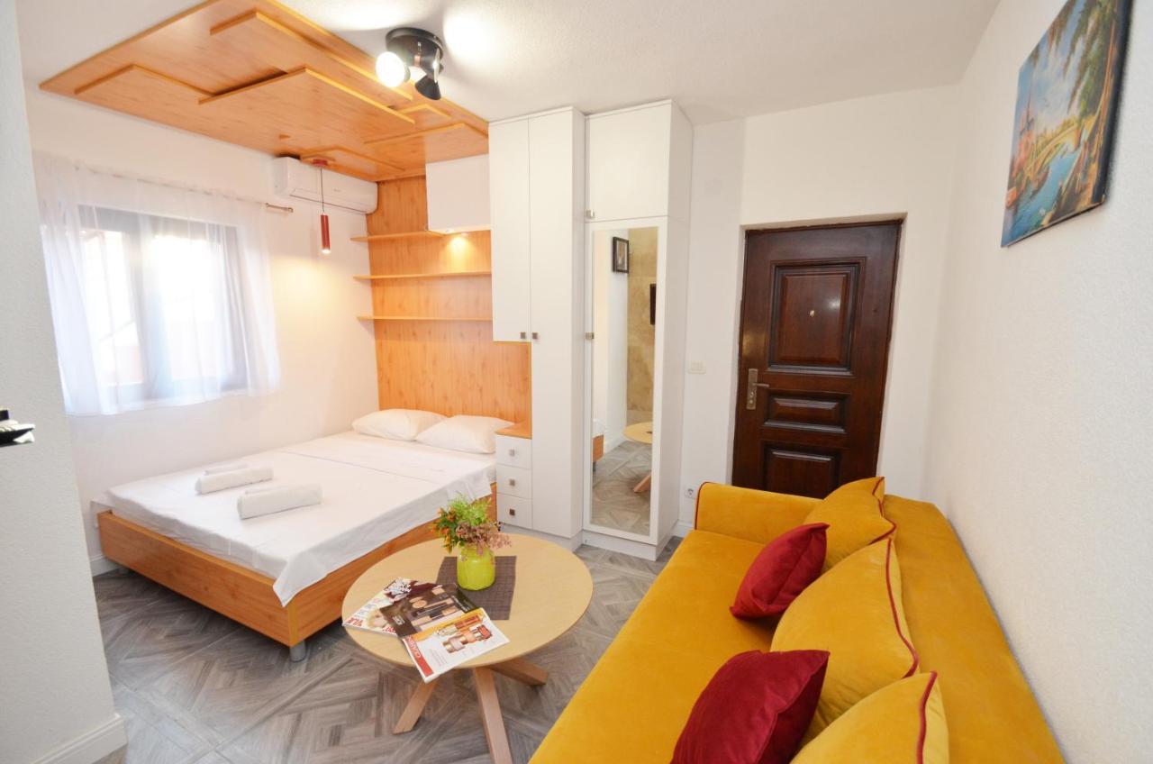 Apartments Lux S Tivat Exterior photo