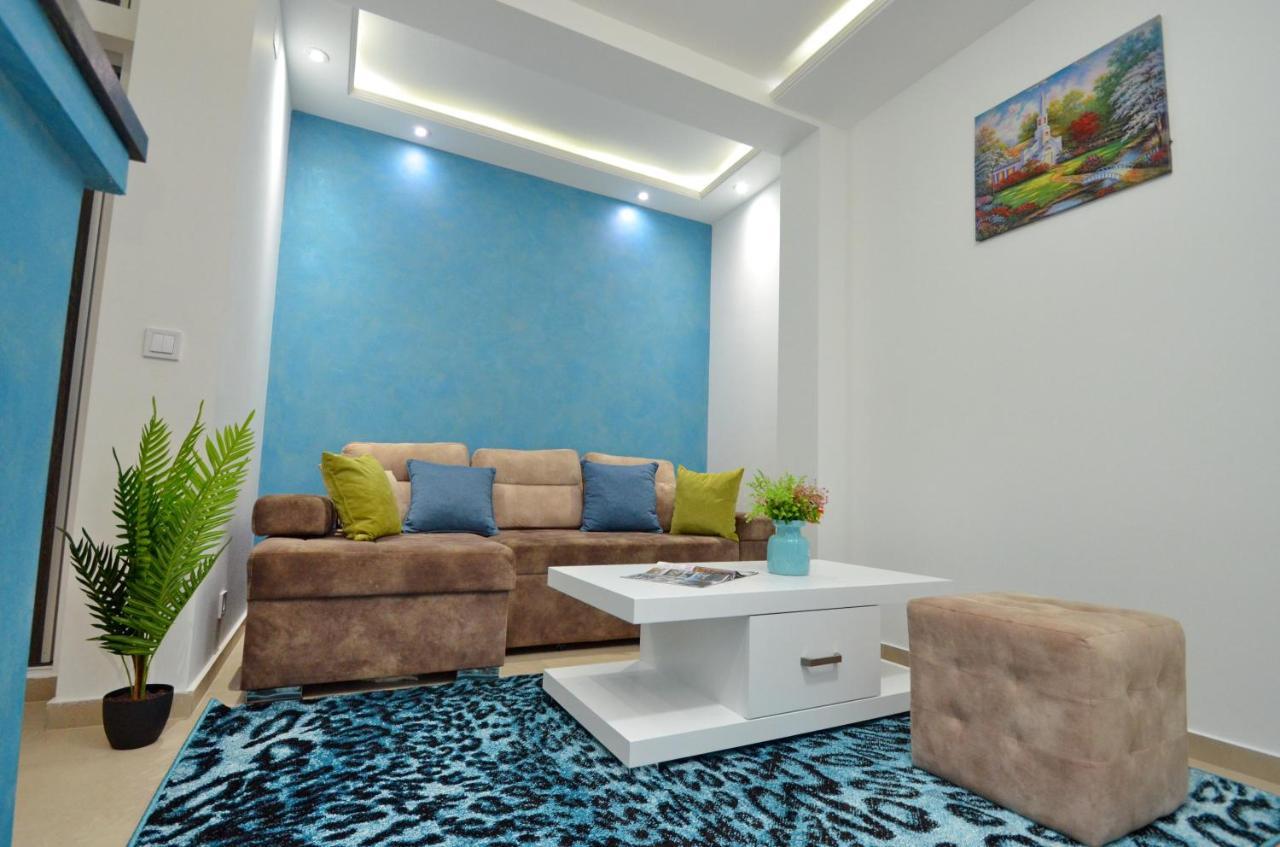 Apartments Lux S Tivat Exterior photo