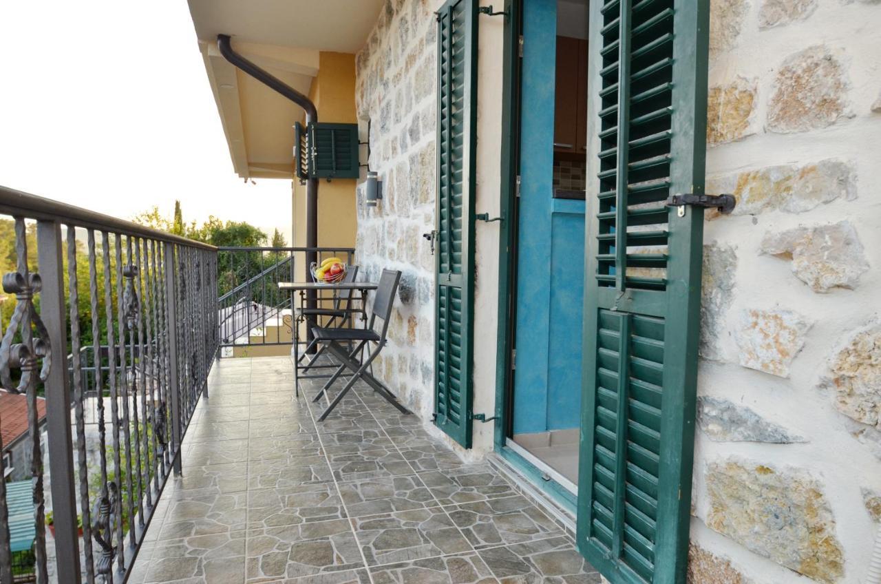 Apartments Lux S Tivat Exterior photo