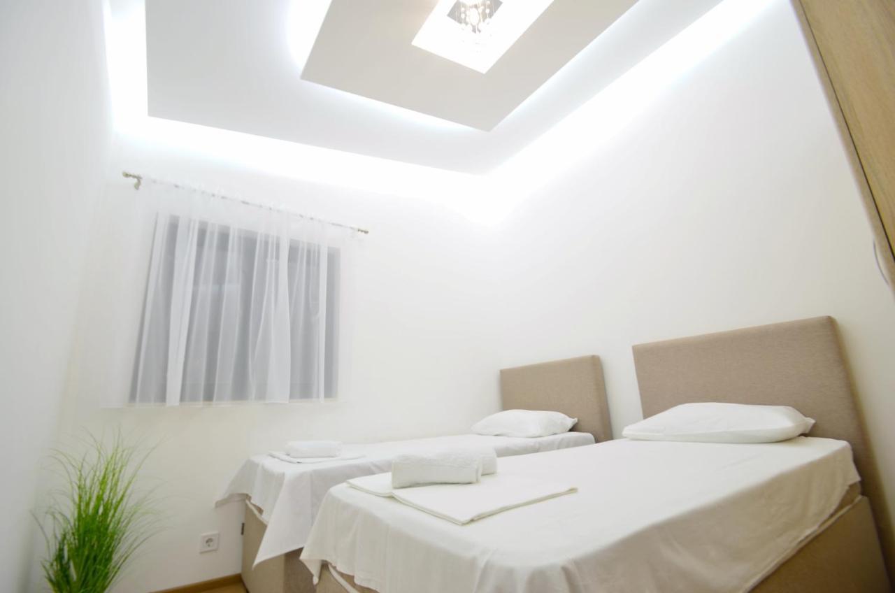 Apartments Lux S Tivat Exterior photo