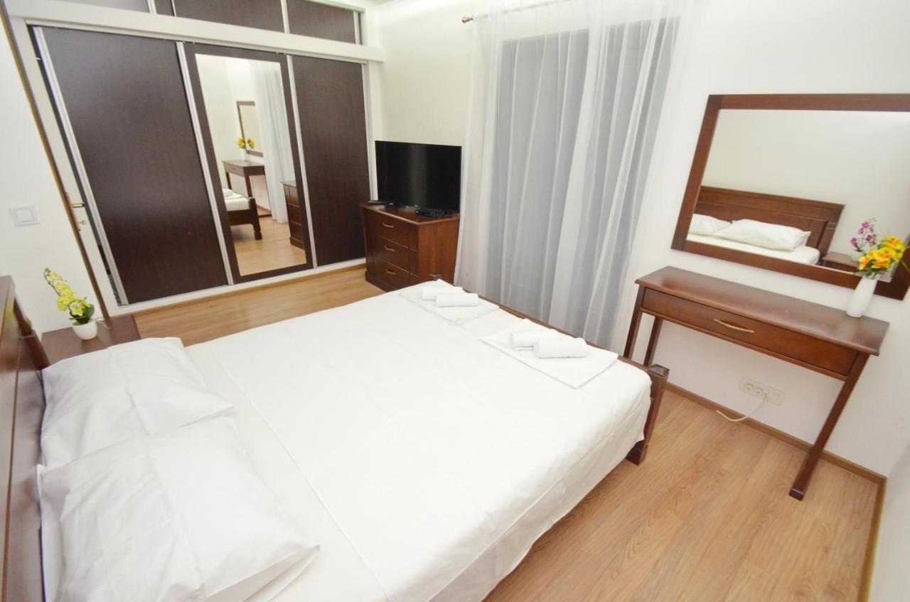 Apartments Lux S Tivat Exterior photo
