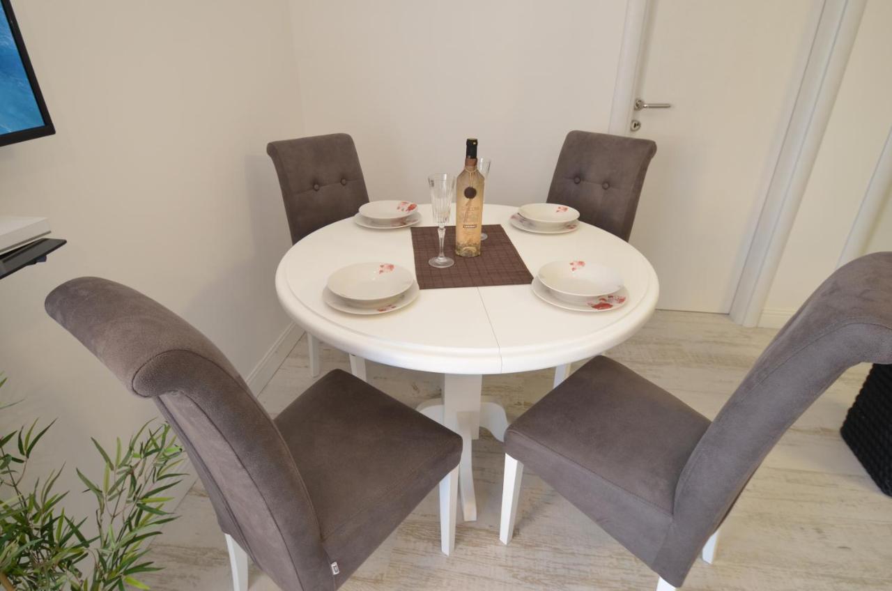 Apartments Lux S Tivat Exterior photo