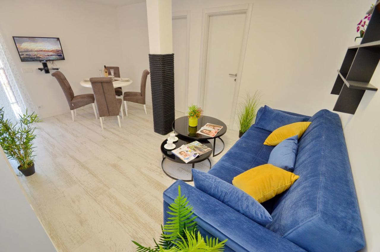 Apartments Lux S Tivat Exterior photo