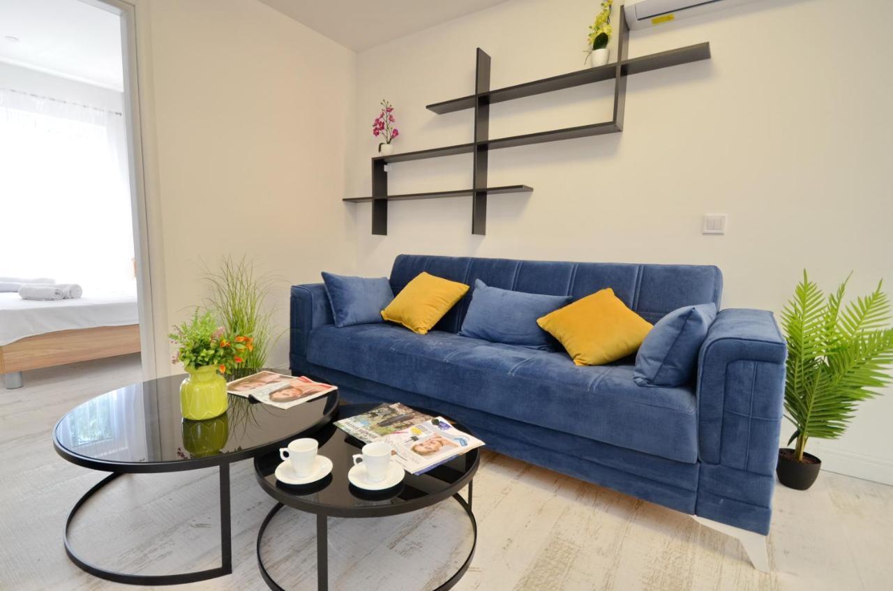 Apartments Lux S Tivat Exterior photo