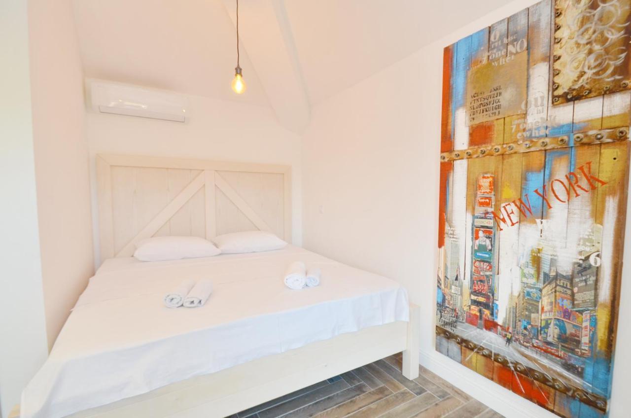Apartments Lux S Tivat Exterior photo