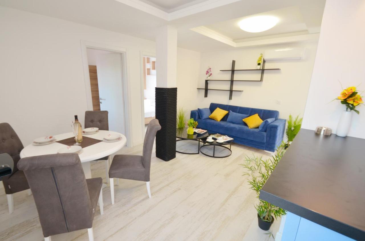 Apartments Lux S Tivat Exterior photo