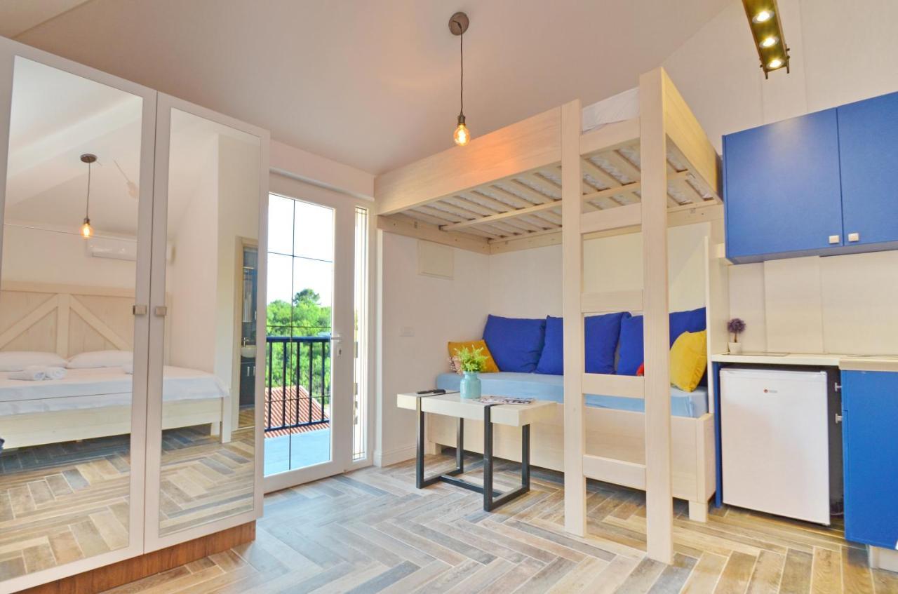 Apartments Lux S Tivat Exterior photo