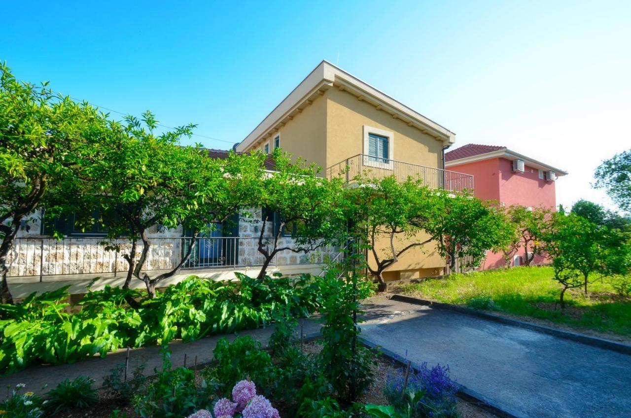 Apartments Lux S Tivat Exterior photo