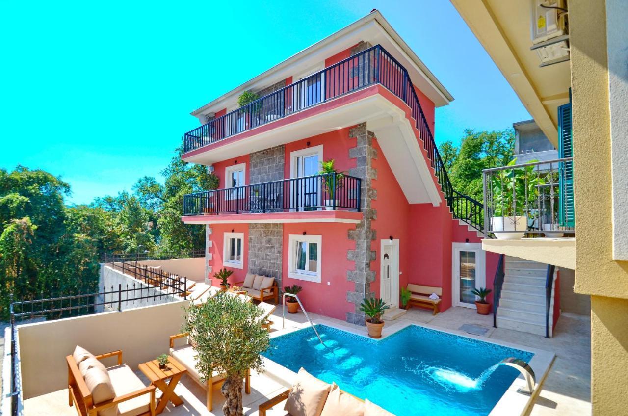 Apartments Lux S Tivat Exterior photo