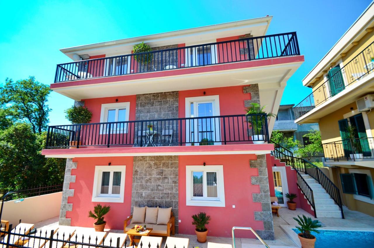Apartments Lux S Tivat Exterior photo