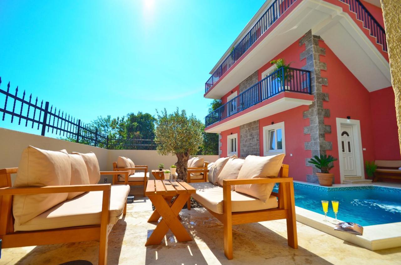 Apartments Lux S Tivat Exterior photo